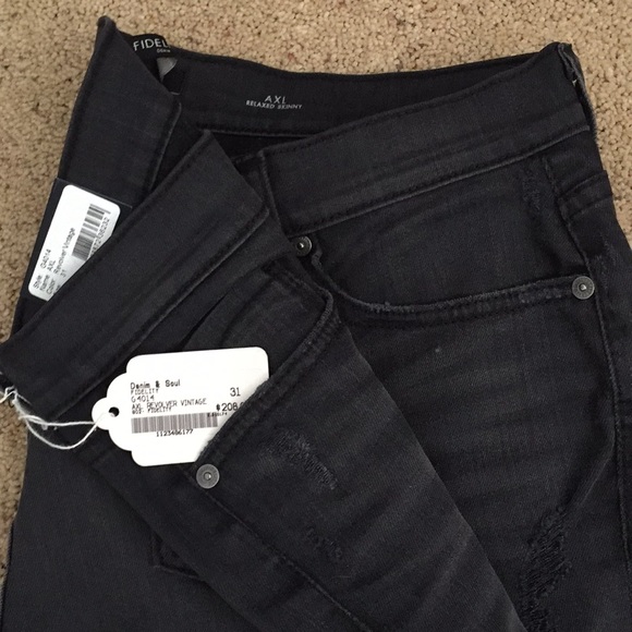 NEW Fidelity Denim - Picture 3 of 5